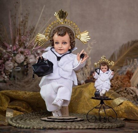 Niño Dios Vestido de Doctor
