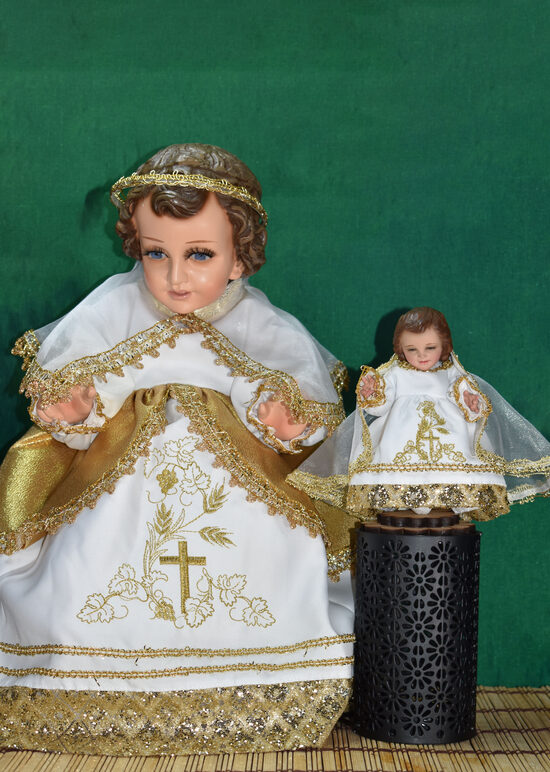 Niño Dios Vestido de Prosperidad