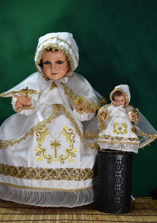 Niño Dios Vestido de Ropón Dorado