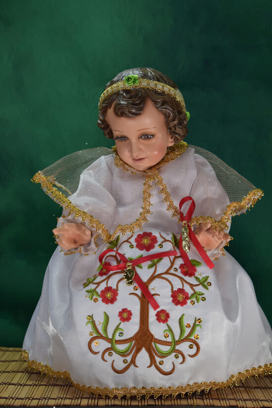 Niño Dios Vestido de Milagros