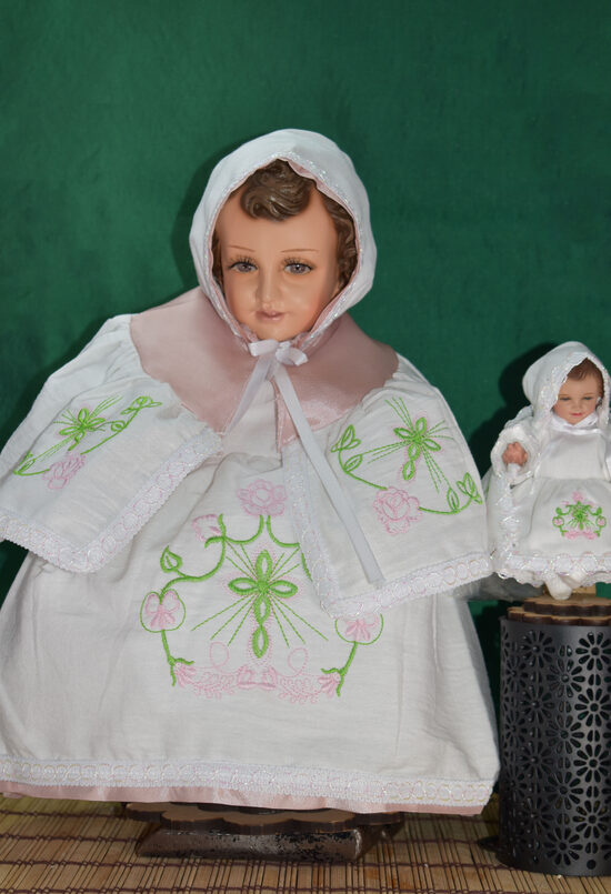 Niño Dios Vestido de Ropón Rosa