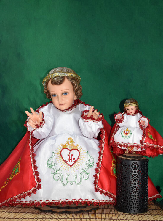 Niño Dios Vestido de Sagrado Corazón