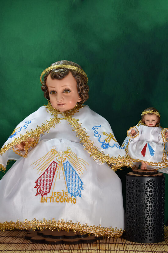 Niño Dios Vestido de Misericordia