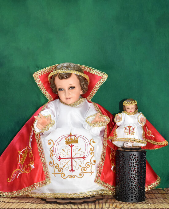 Niño Dios Vestido de Cristo Rey