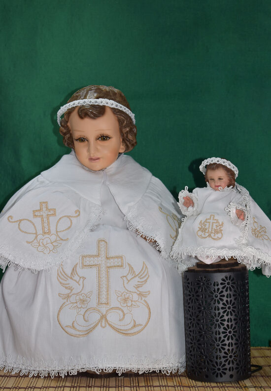 Niño Dios Vestido de Palomas